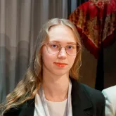 Юлия Грачева, призёр по истории, ученица лицея № 87 имени Л.И. Новиковой Юлия Грачева, призёр по истории, ученица лицея № 87 имени Л.И. Новиковой
