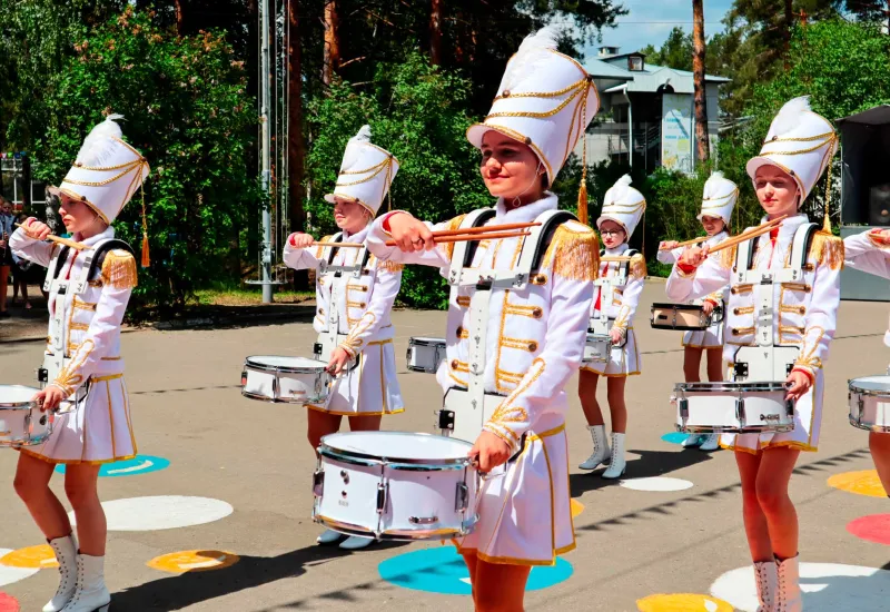 Марширующий оркестр