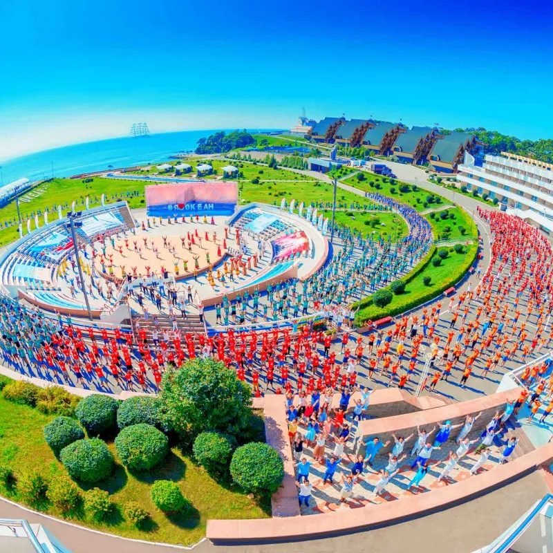 Приглашаем школьников 8-11 классов во Всероссийский детский центр «Океан»