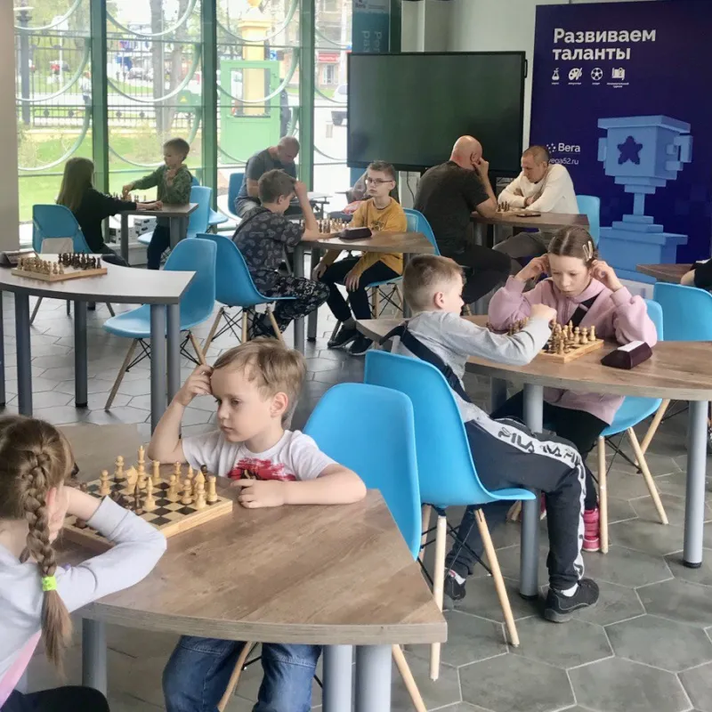 Девять нижегородцев стали победителями и призерами регионального турнира по быстрым шахматам шахматного клуба «Феникс»