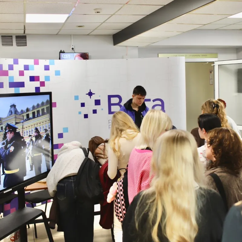 «Вега» на ярмарке профессий в НГЛУ: знакомим, вдохновляем, находим единомышленников!